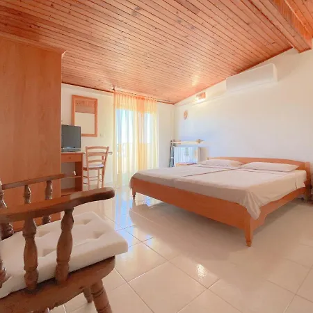Luna Apartment